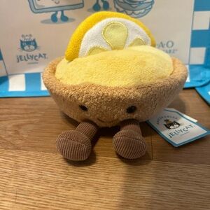 Adorable and 100% authentic Jellycat Amuseables Colette Tarte Au Citron, NWT
